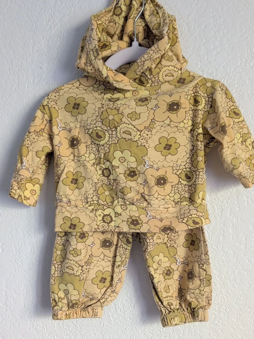 Kate Quinn Organics 3-6m 4 pc Lot Hoodie Sweats Tshirt Shorts